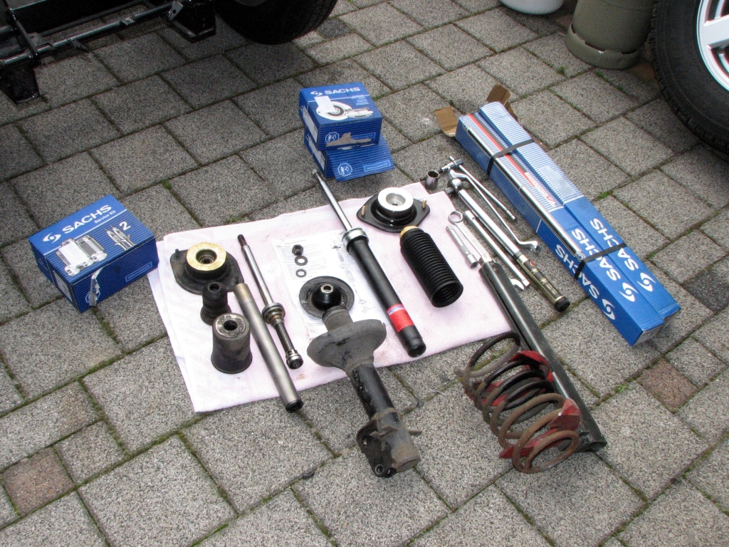 links alte und rechts neue Dämpferteile... links alte und rechts neue Dämpferteile...