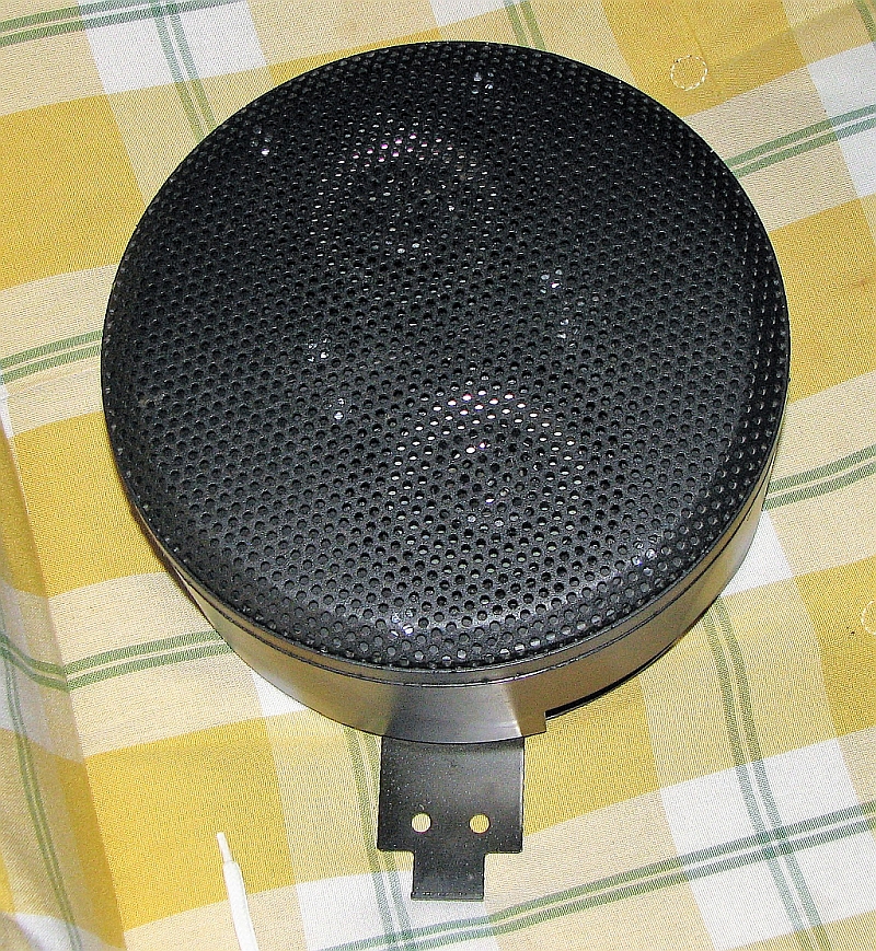 Subwoofer wieder zusammen. Subwoofer wieder zusammen.